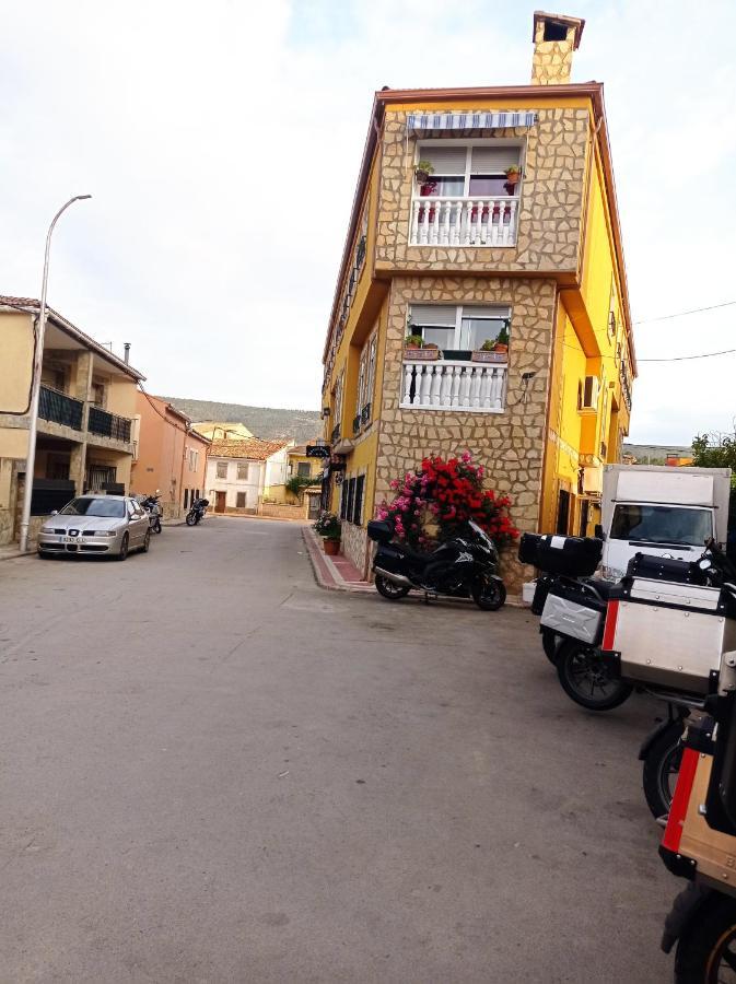 Hostal Cañamares Exterior foto